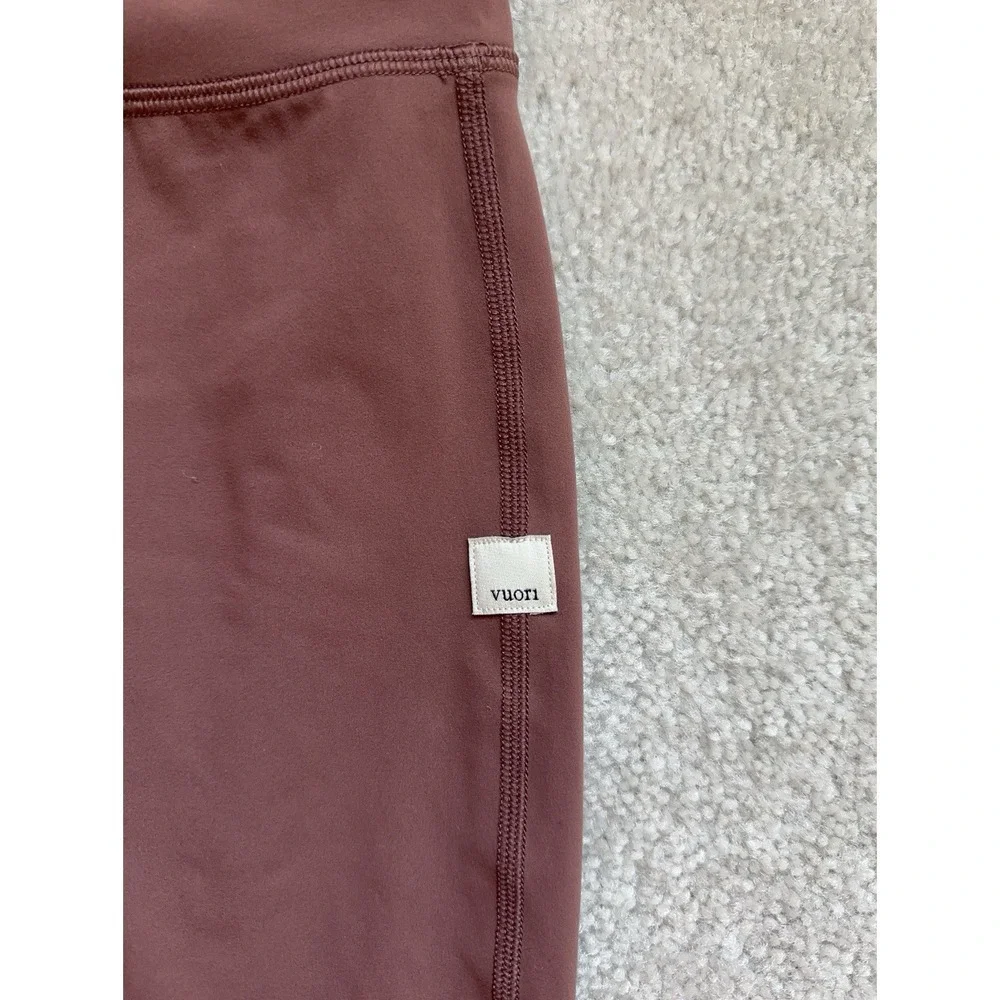 $98 Vuori Daily Leggings Size M In Rosewood - Picture 7 of 11